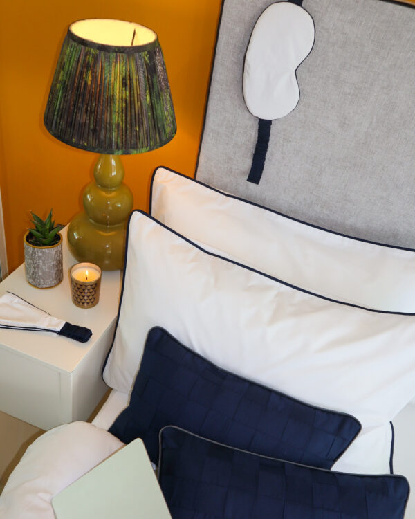 THE SIGNATURE Bespoke Duvet Cover Set, White & Navy - Image 7