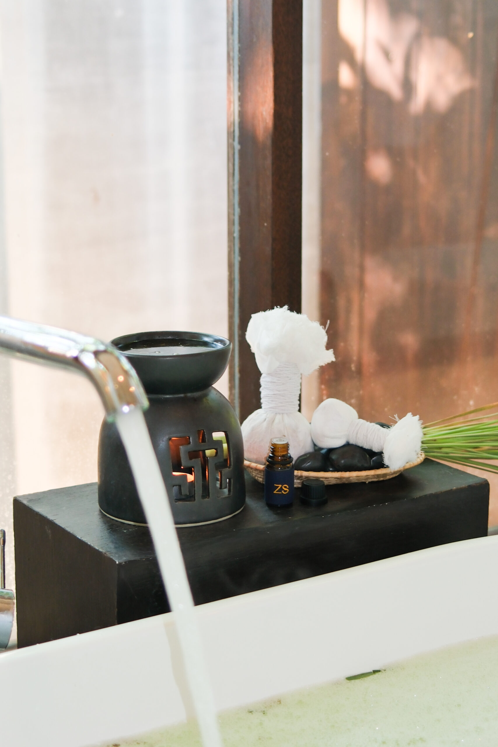 THAI SPA LEMONGRASS ESSENTIAL OIL & WOODEN COASTER - Image 4