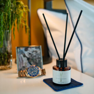 REED DIFFUSER WITH PIPING COASTER